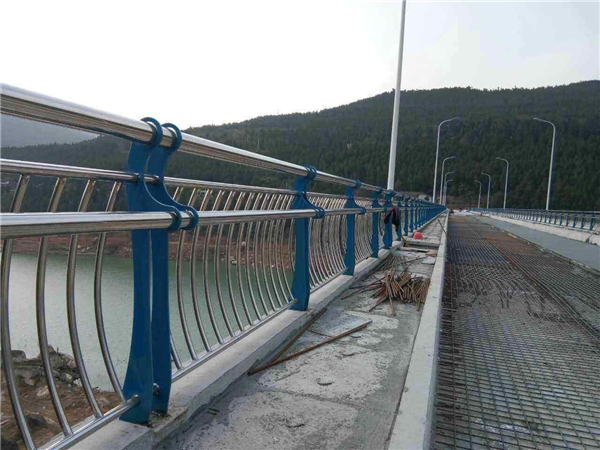 晋中不锈钢桥梁护栏的特点及其在桥梁安全中的重要作用